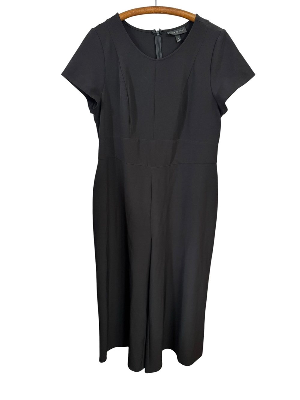Lane Bryant Women's short-sleeve jumpsuit in black size 14